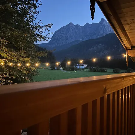 Horská chata Cosy With Garden, Fire Pit & Stunning Views